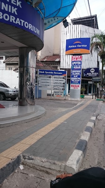 Apotek Kimia Farma Palang Merah