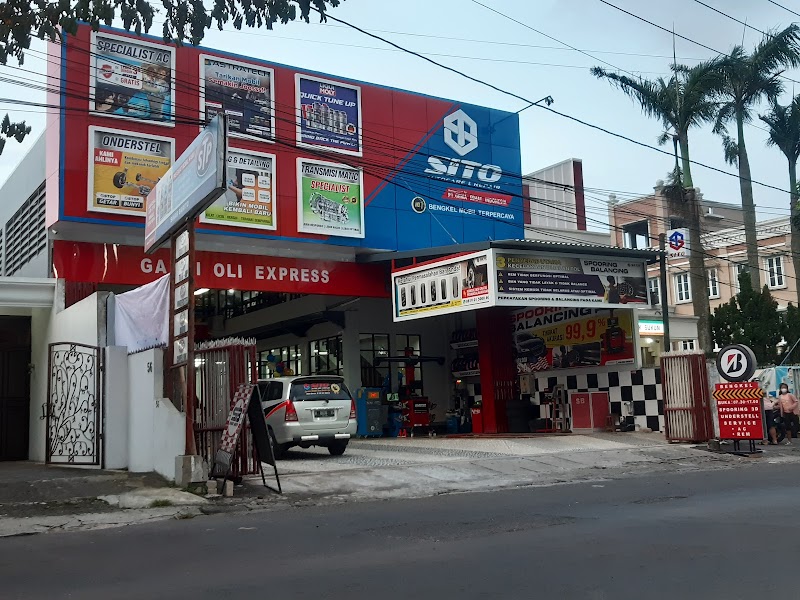 Bengkel Mobil Sinar Barito Sukun