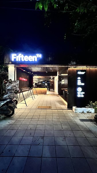 Fifteenth Cafe by Mark Design